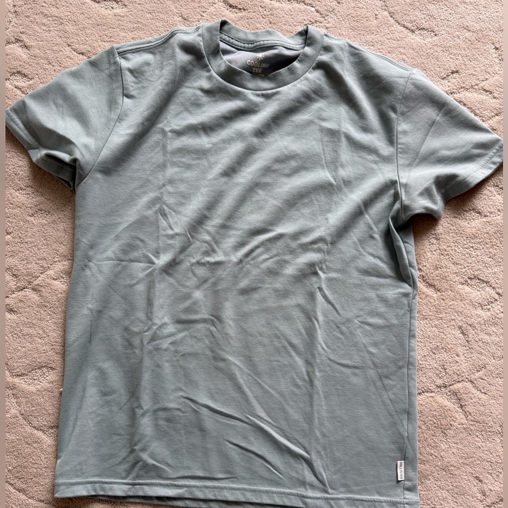 Hollister Cooling Tshirt